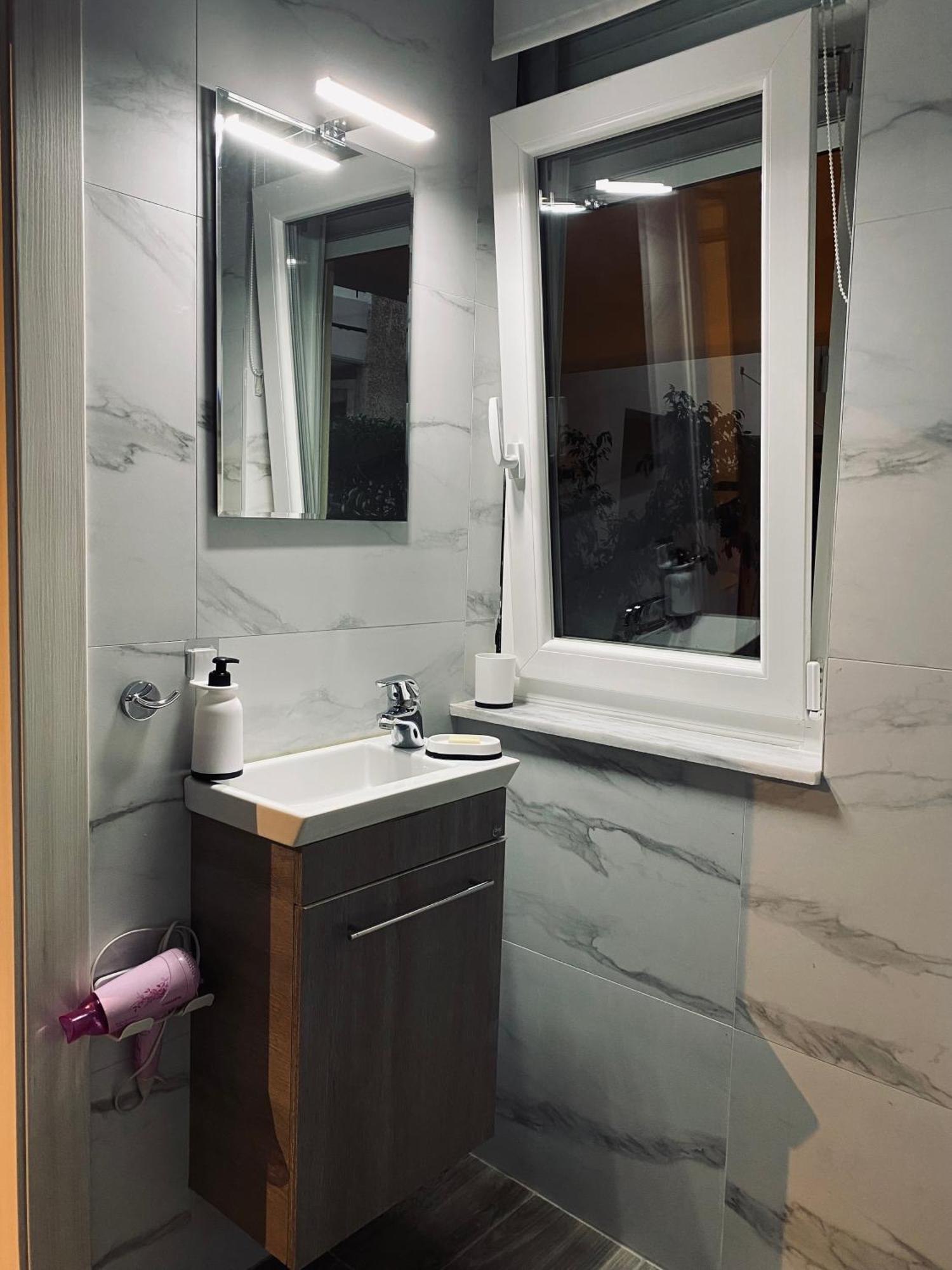 Independent House At Glyfada Apartment เอเธนส์ ภายนอก รูปภาพ